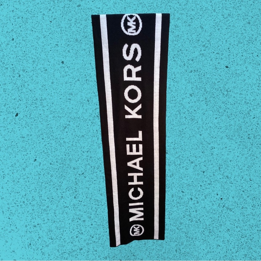 MICHAEL KORS KNITTED SCARF